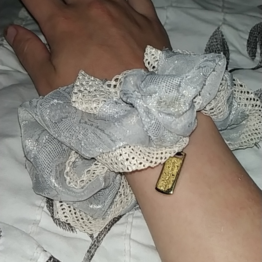 Scrunchie Set - Picture 4 of 4